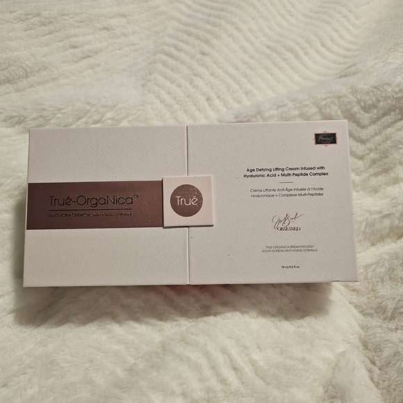 True OrgaNica Age Defying Lifting Cream